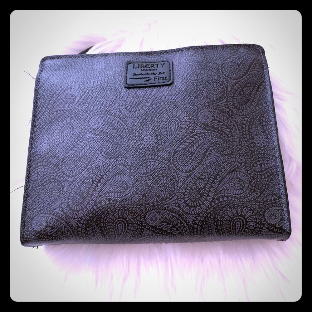 ✈️ Liberty London ✈️ men’s travel kits ✈️